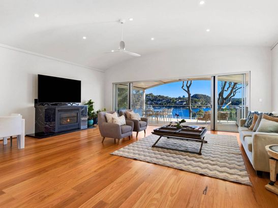 LJ Hooker Seaforth Modern home interior livingroom